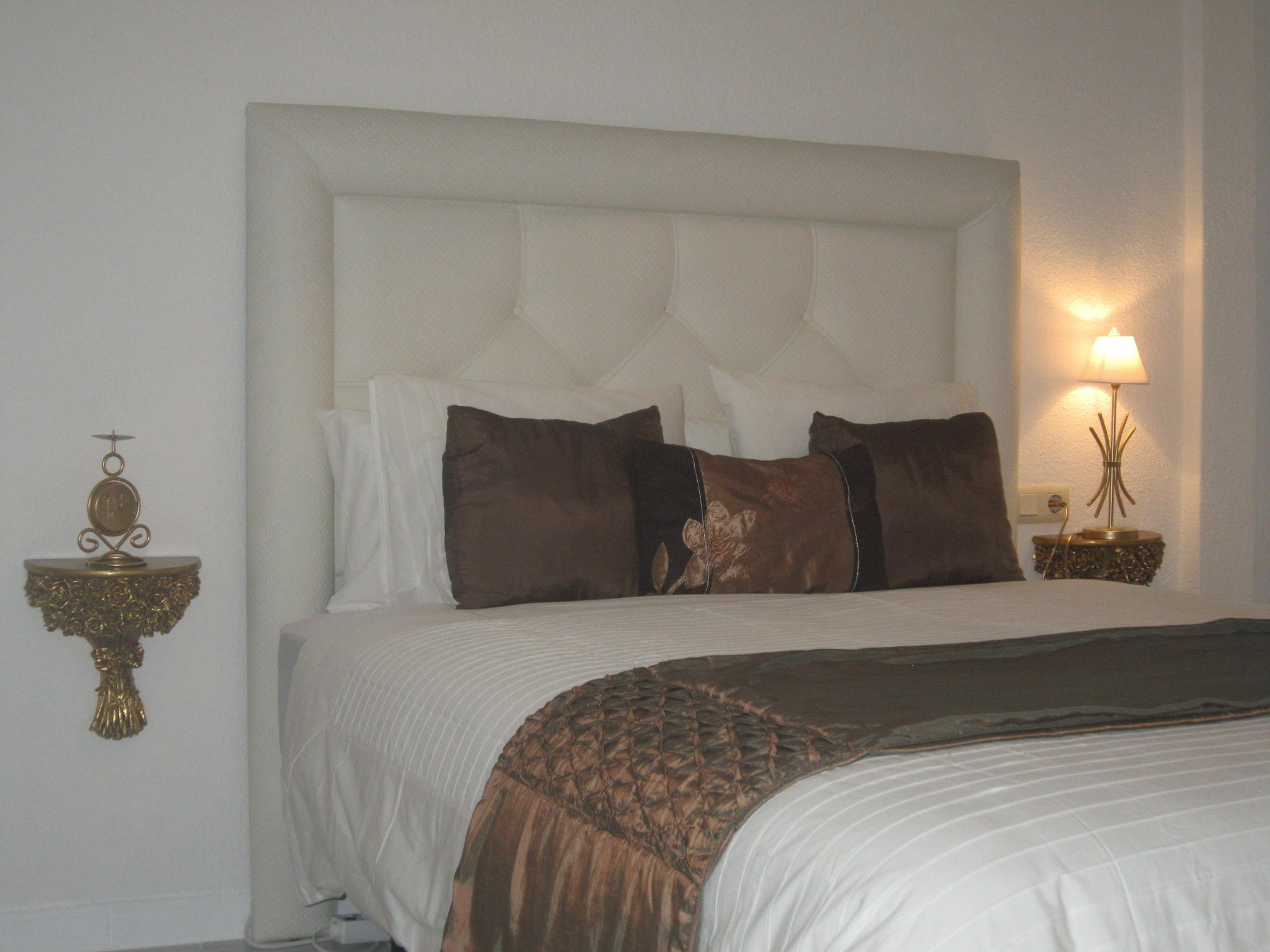 Bromham Sevilla