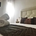 Bromham Apartment